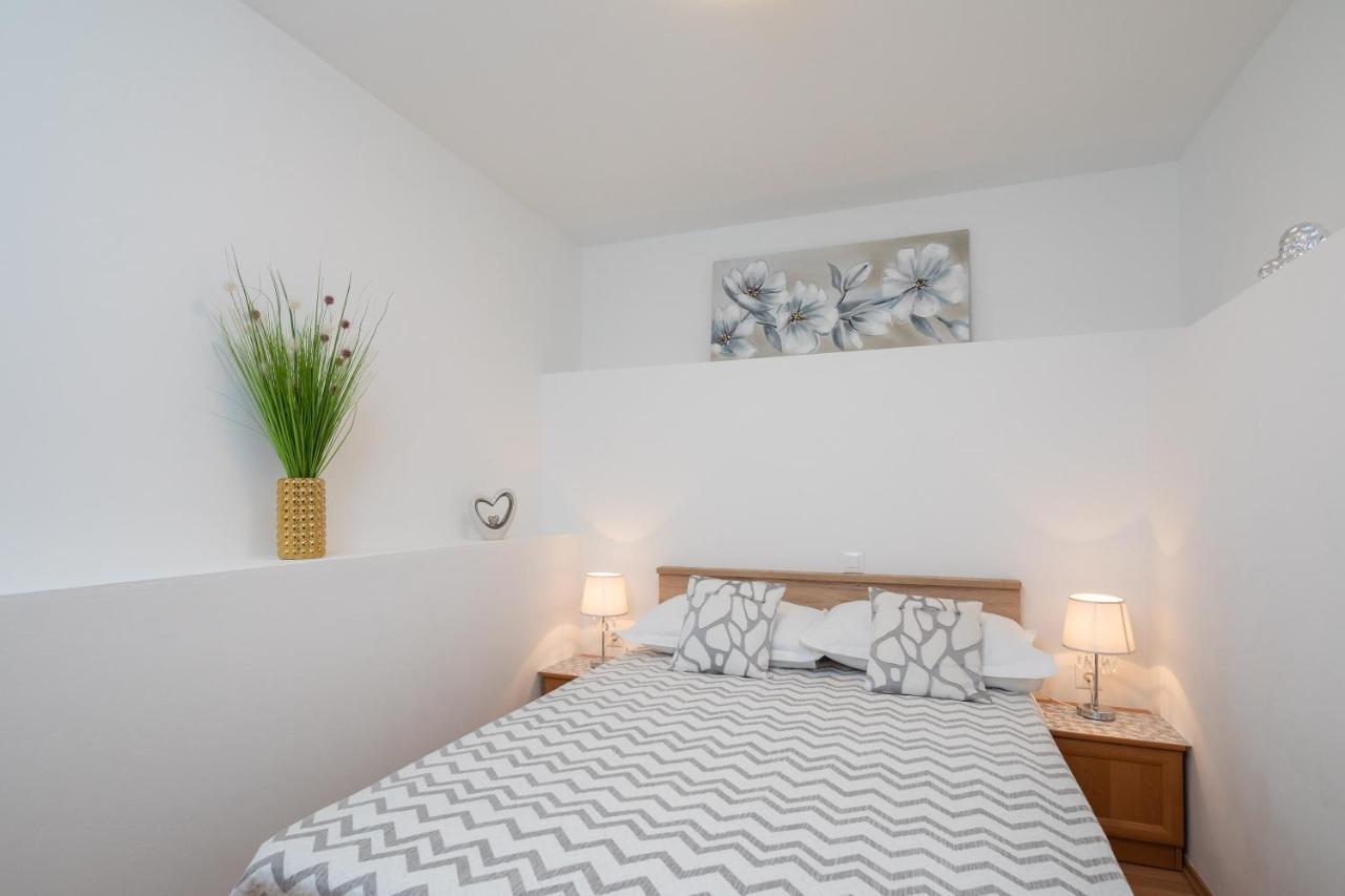 Fba Family Beach Apartments Omiš Екстериор снимка