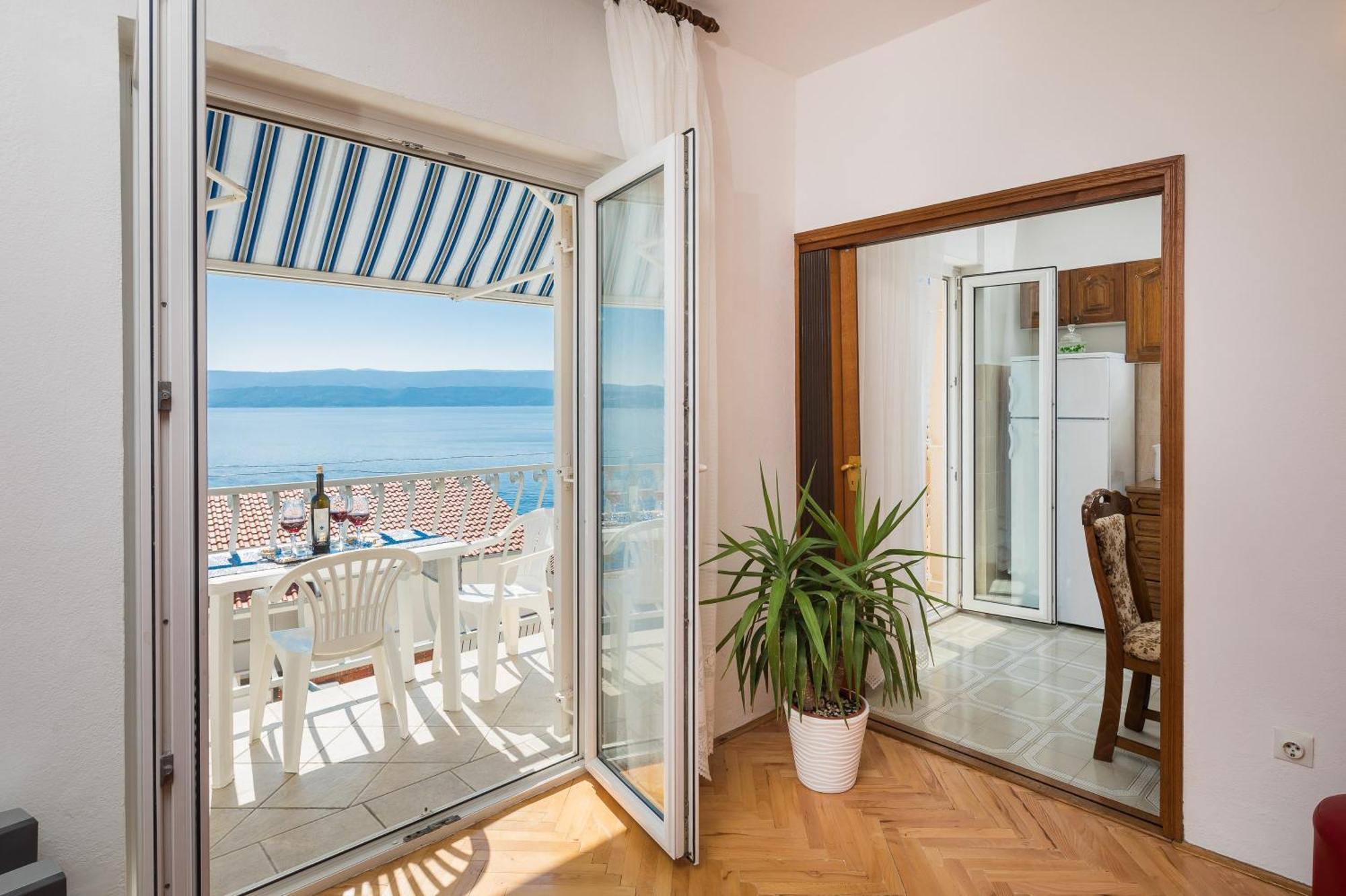 Fba Family Beach Apartments Omiš Екстериор снимка
