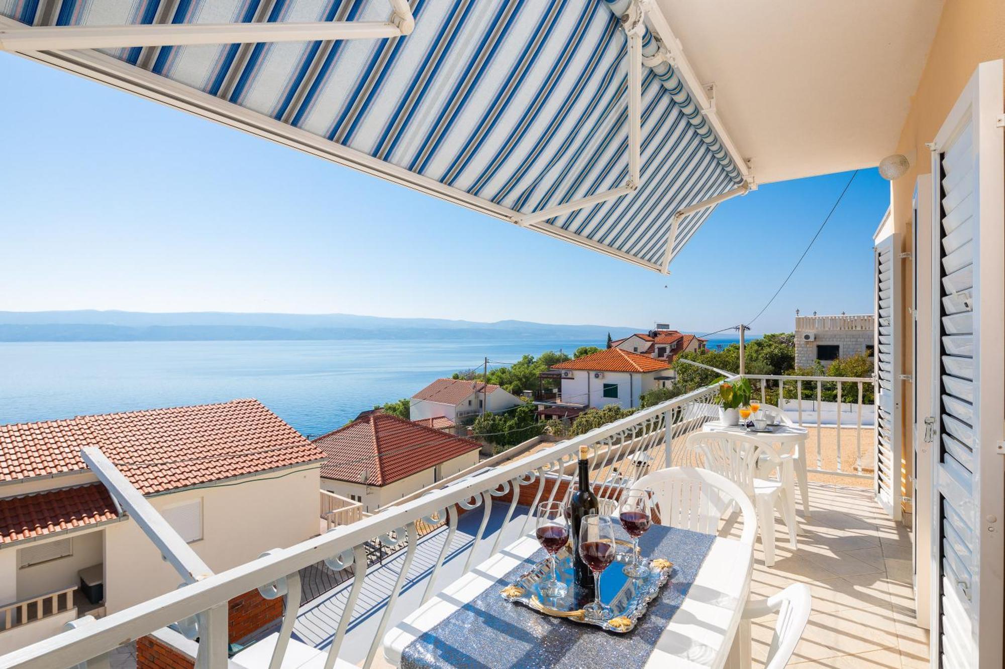 Fba Family Beach Apartments Omiš Екстериор снимка