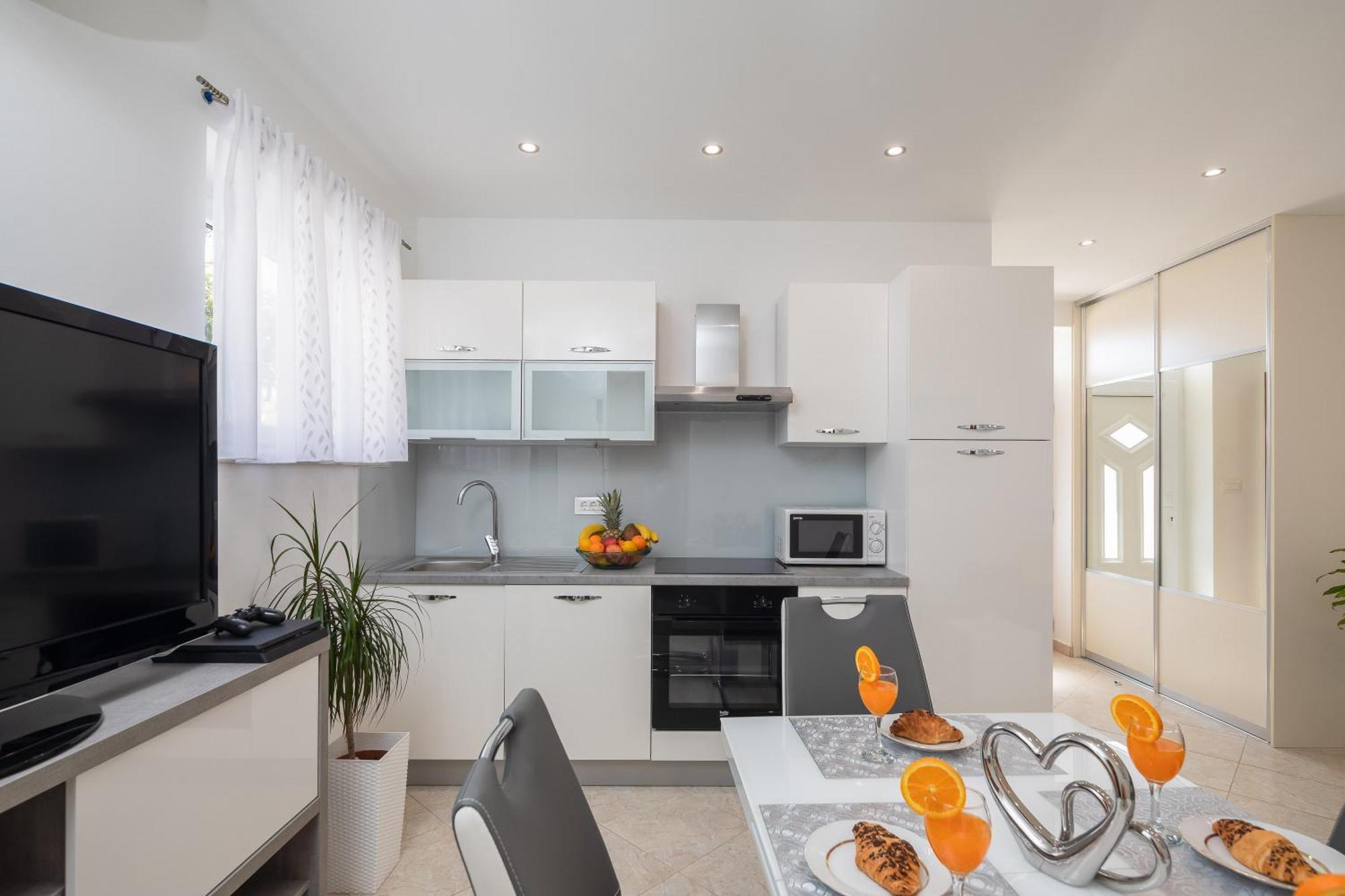 Fba Family Beach Apartments Omiš Стая снимка