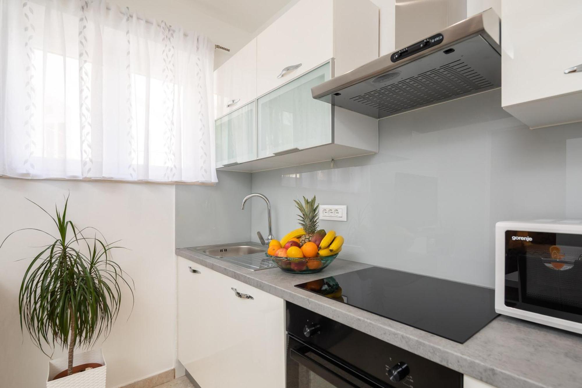 Fba Family Beach Apartments Omiš Стая снимка