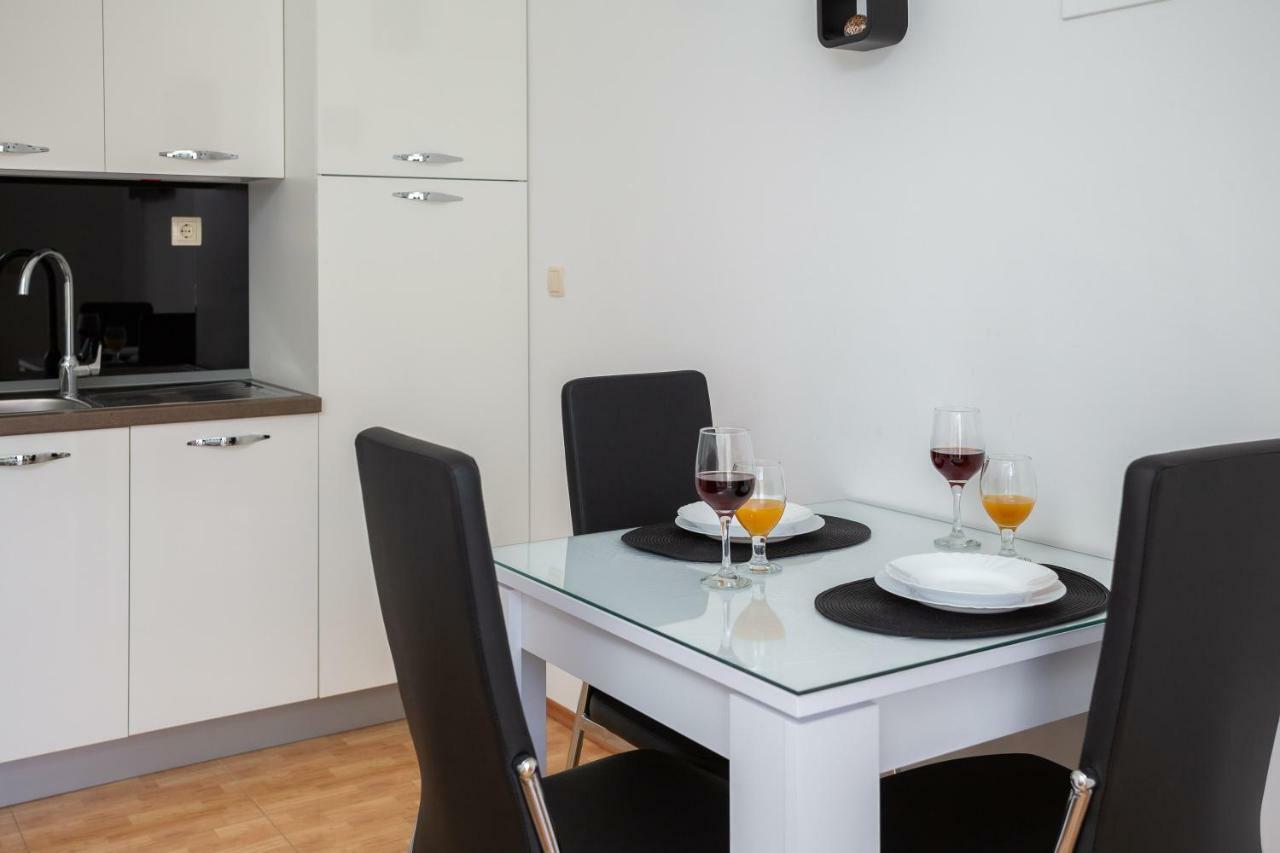 Fba Family Beach Apartments Omiš Екстериор снимка