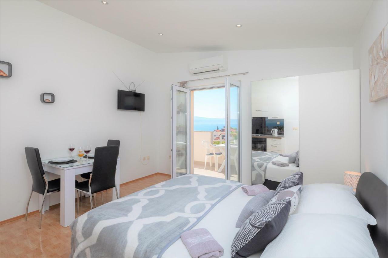 Fba Family Beach Apartments Omiš Екстериор снимка