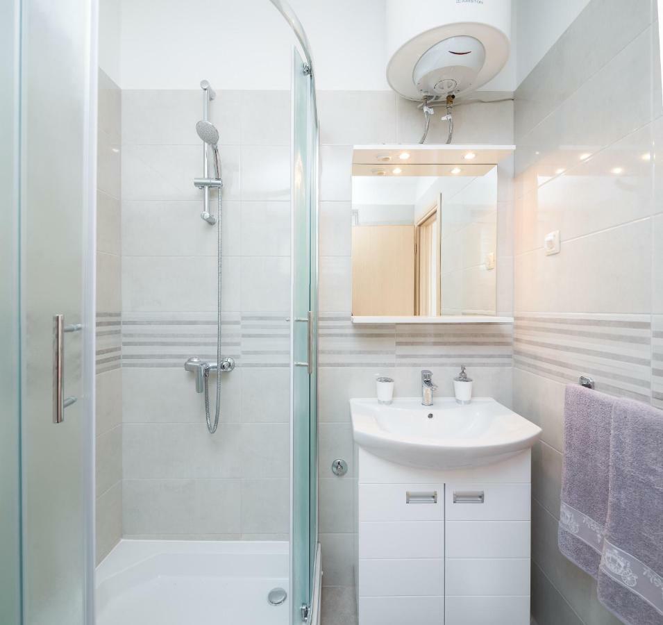 Fba Family Beach Apartments Omiš Екстериор снимка