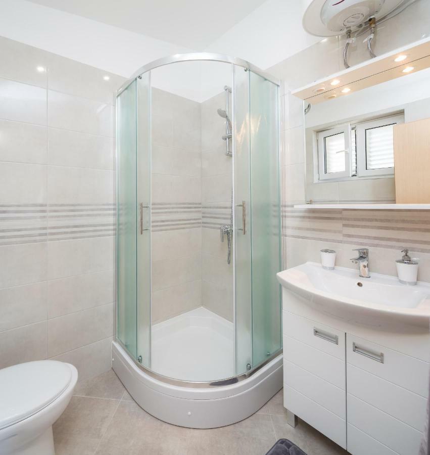 Fba Family Beach Apartments Omiš Екстериор снимка