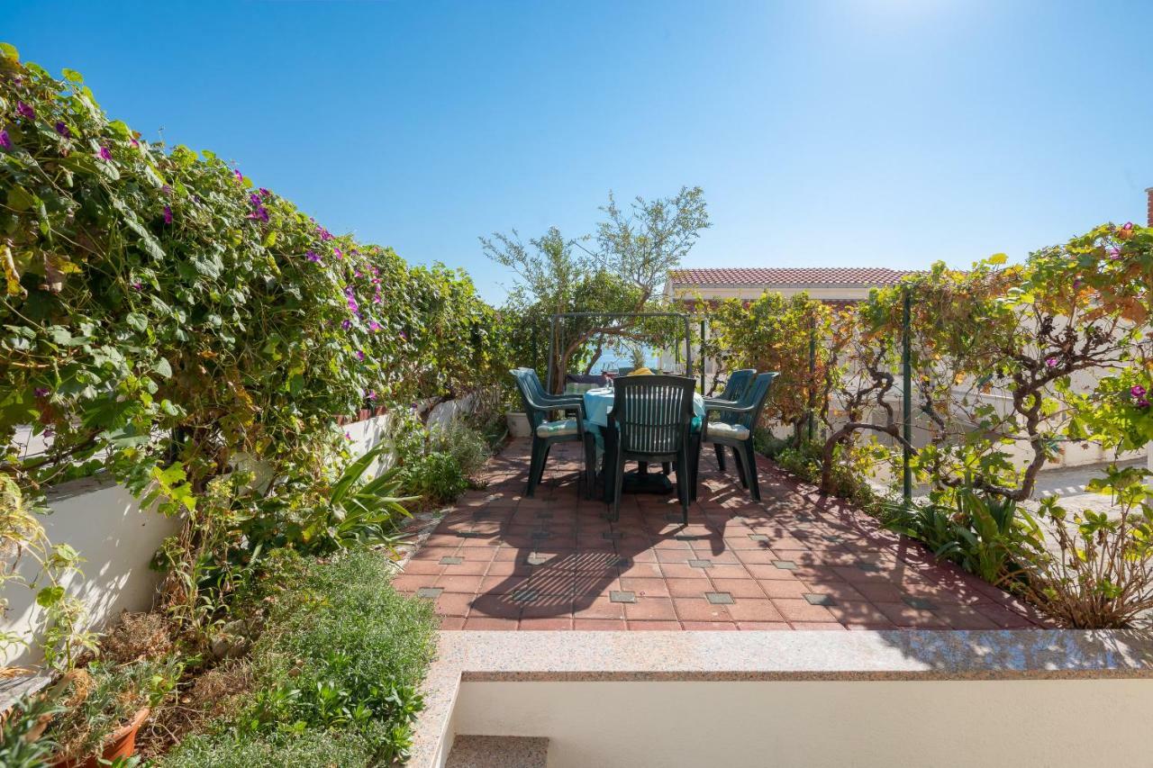Fba Family Beach Apartments Omiš Екстериор снимка