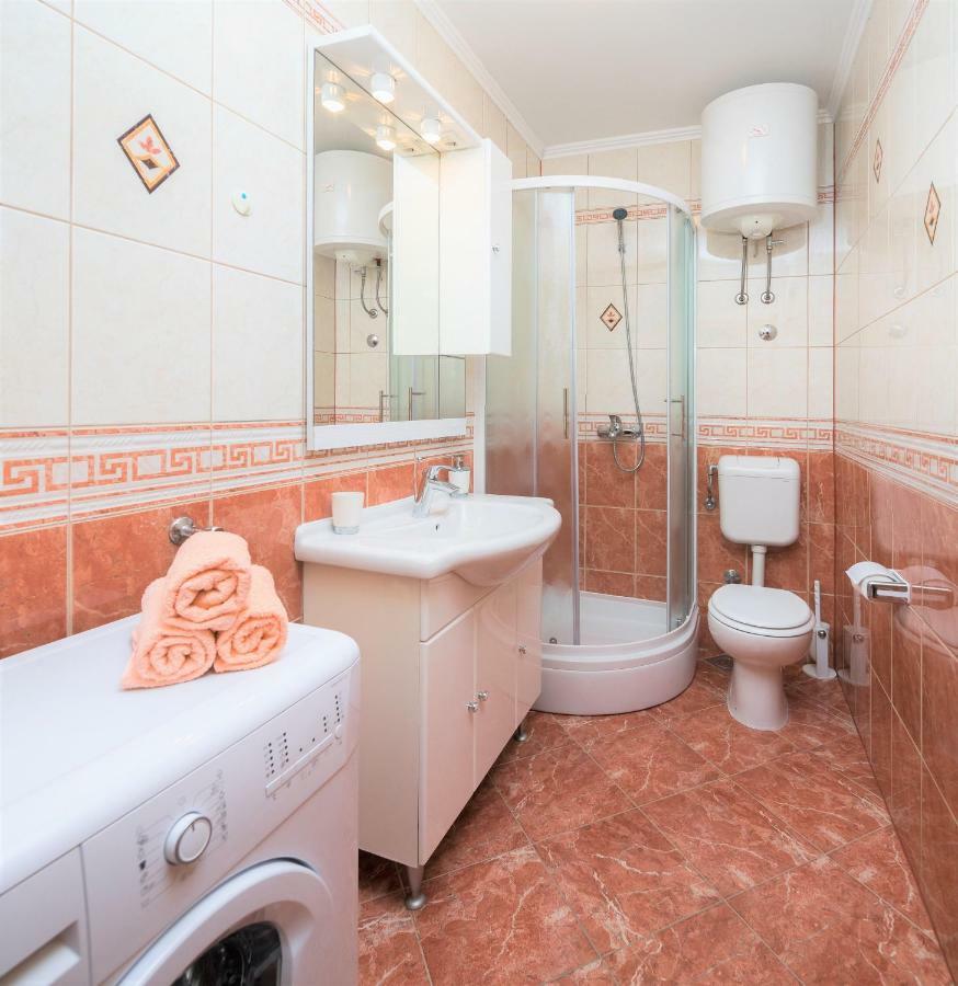 Fba Family Beach Apartments Omiš Екстериор снимка